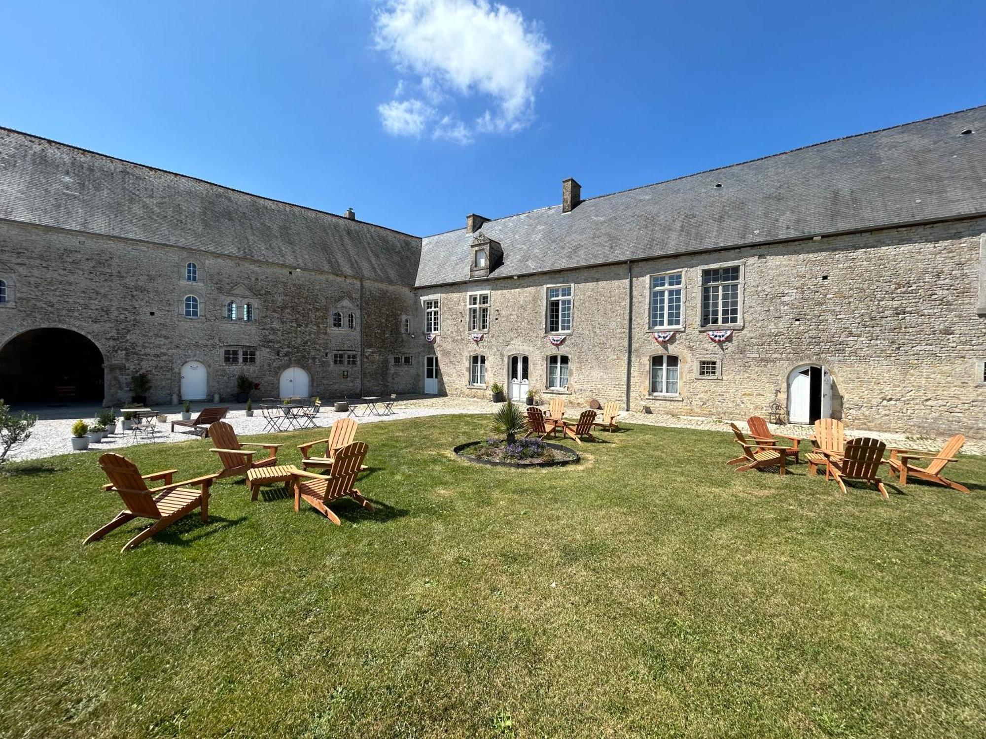 Chateau De Franquetot & D Day Collins Museum Sainte-Mere-Eglise Exterior photo